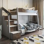 Divstāvu gulta ar kāpnēm un uzglabāšanas kastēm PARYS 3 personām 90x200 cm