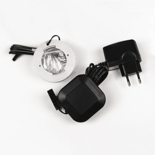 ĀRĒJĀ LED APGAISMOJUMA KOMPLEKTS, 1 SILTI BALTA LAMPA